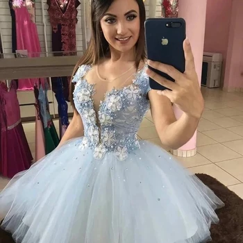 ANGELSBRIDEP העצום הצוואר אור כחול הנשף שמלות מיני קצר תחרה 3D פרח Appliqued סיום רשמי צד שמלות
