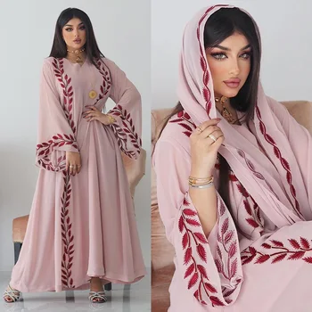 נשים באביב ובקיץ המוסלמים אופנה שיפון ארוך רקום שמלה ורודה עם כיסוי הראש הודו הודו Abaya הערבי Kraftan שמלת