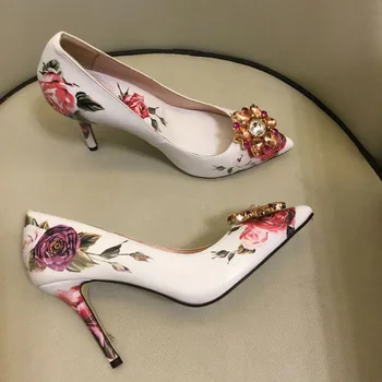 בתחילת האביב החדש רוז הדפסת ריינסטון עקבים גבוהים פרחים מחודד בוהן פגיון עור נעלי נשים נעלי חתונה