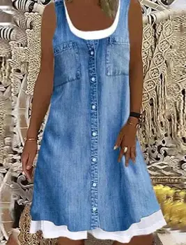 ג ' ינס תראה להדפיס שמלות מיני רפויים אופנה מזויף שני חלקים, קו צוואר עגול ללא שרוולים מכופתרת הלבוש על האישה.